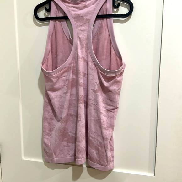 Athleta momentum camo tank purple L - Picture 3 of 3